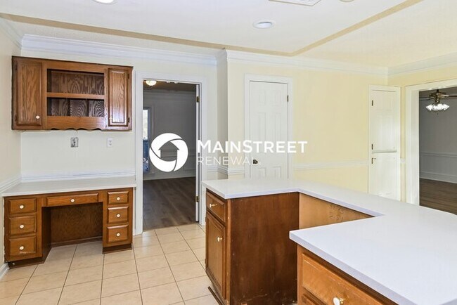 Building Photo - 4 Bedroom Pet-Friendly Home in COLLIERVILLE, TN with Main Street Renewal