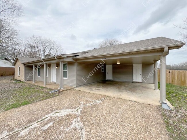 Building Photo - 7294 Wendell Cove