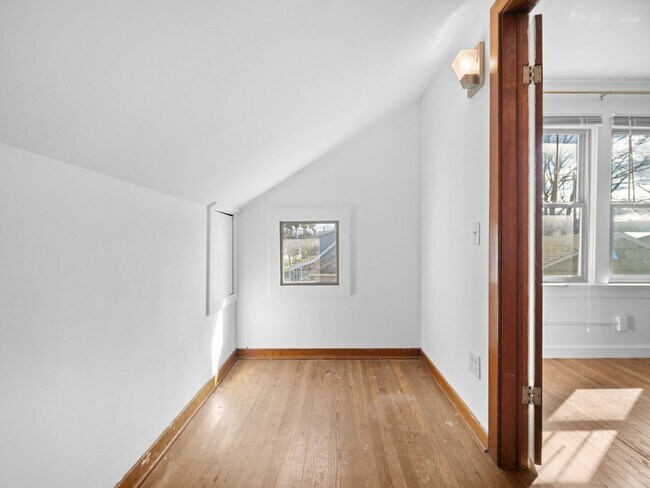 Building Photo - Modern & Cozy Retreat in Spokane – Prime Location Near Downtown