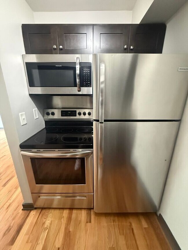 Building Photo - Remodeled Studio in Woodbine - $99 Deposit Special!