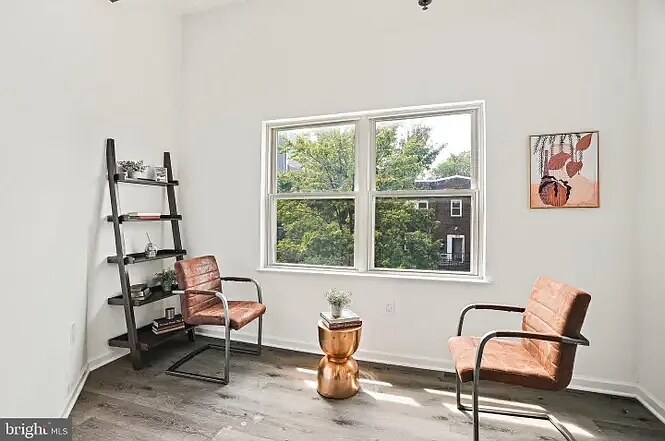 Building Photo - 1240 Holbrook Ter NE