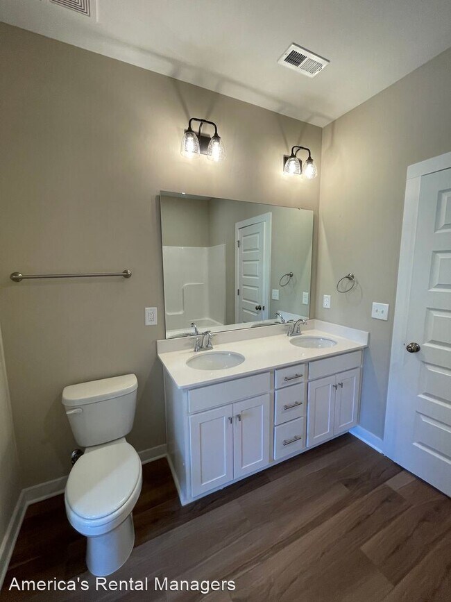 Building Photo - 4 br, 3 bath House - 44 Oak Ridge Place