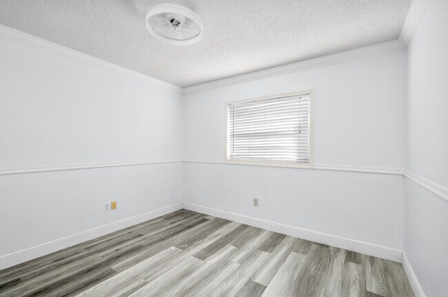 Building Photo - 22674 Family Cir