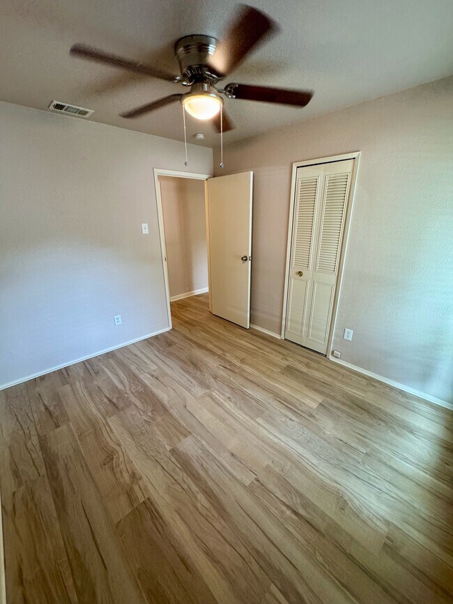Building Photo - 2801 W Springdale Cir