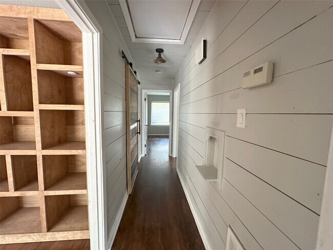 Building Photo - 4709 Lido Ln