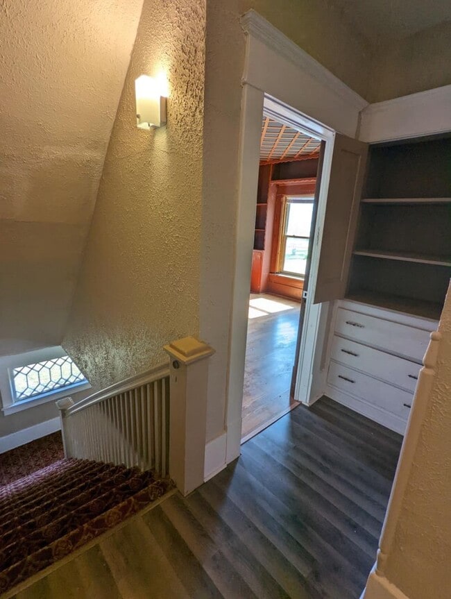 Building Photo - Charming 4-Bedroom Home Near Downtown & Kellogg