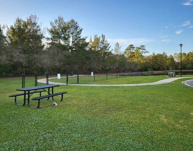 Building Photo - 237 N Hidden Tree Dr