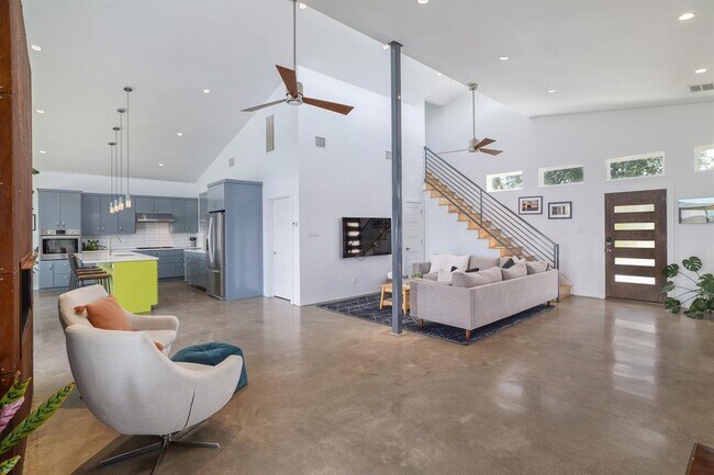 Building Photo - 3610 Crosswind Dr