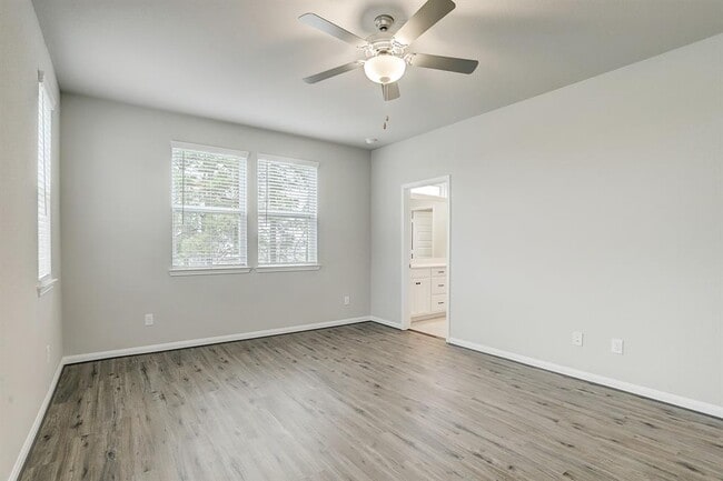 Building Photo - 9838 Magnolia Village Ln