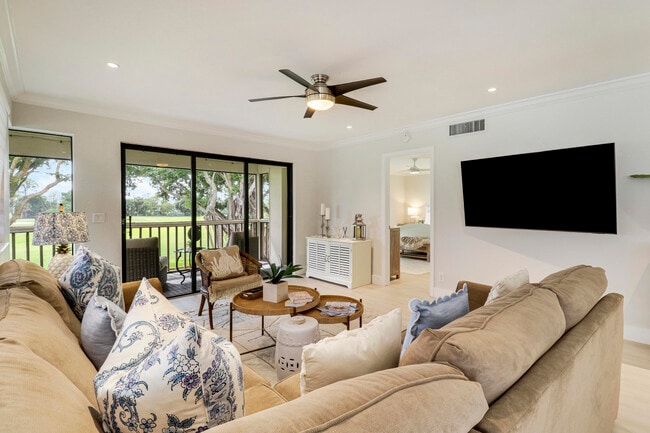 Building Photo - 438 Brackenwood Ln S