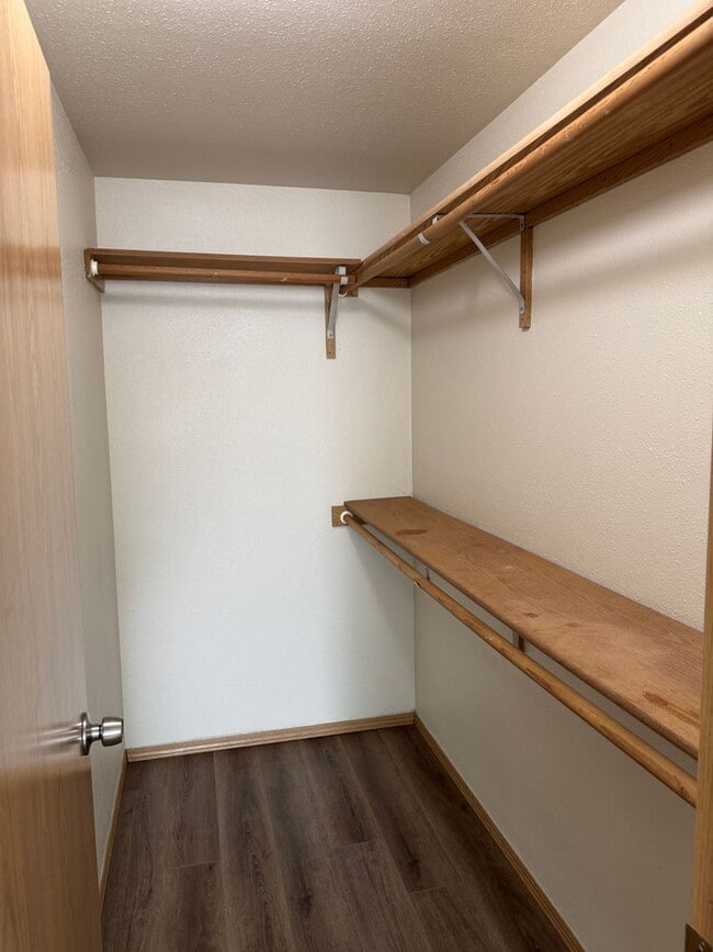 Building Photo - Freshly recently updated 3-bedroom 2-bathroom duplex with garage!