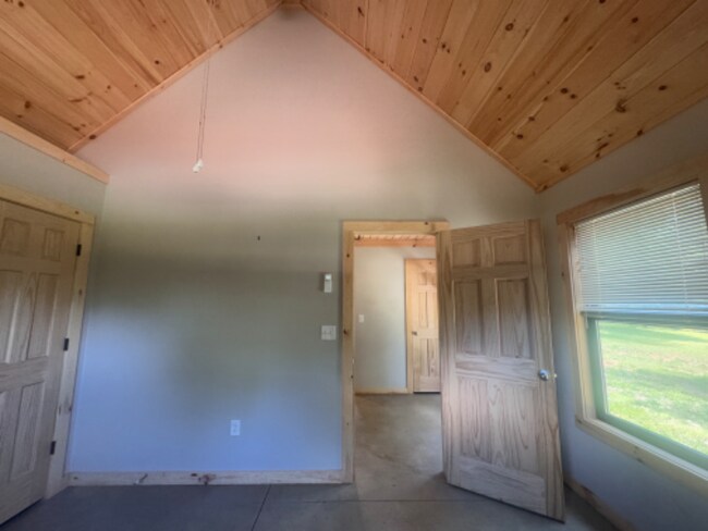 Building Photo - 35 Tiny Time Ln