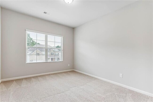 Building Photo - 5530 Mirror Lake Dr