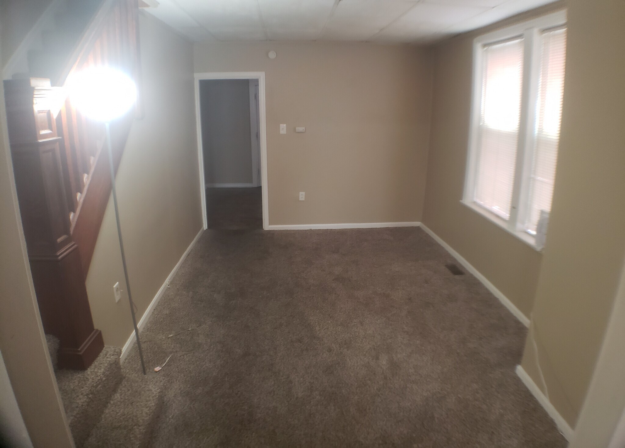 Sitting area/Dinning room - 1914 Manada St