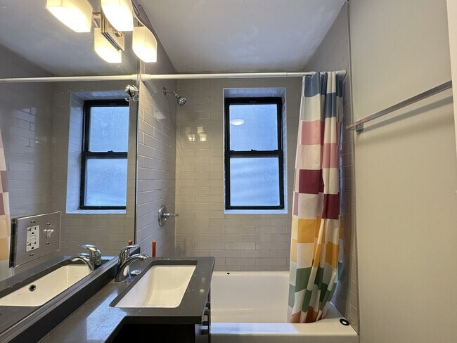 Building Photo - 434.5 W Belden Ave