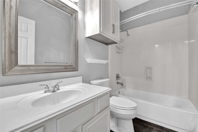 Building Photo - 12565 Melville Dr