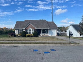 Building Photo - 3241 Hardwood Dr