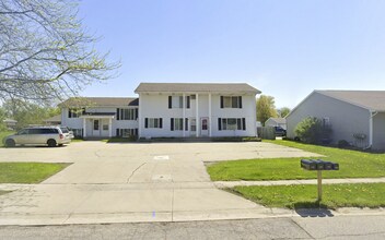 Building Photo - 721 Peachtree Pl