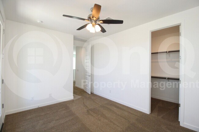 Building Photo - 2438 E Warbler Rd