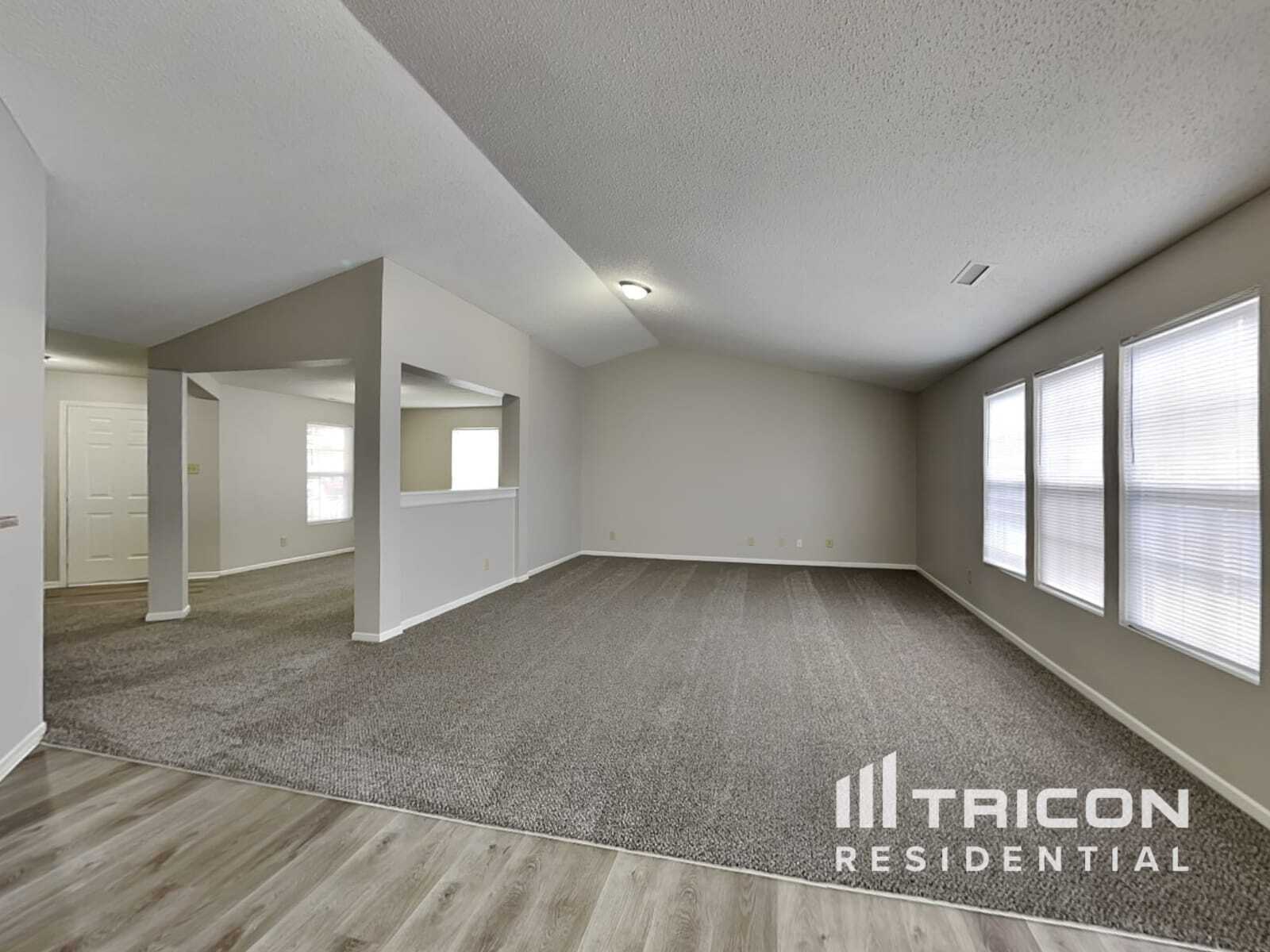 Building Photo - 1230 Redwood Dr