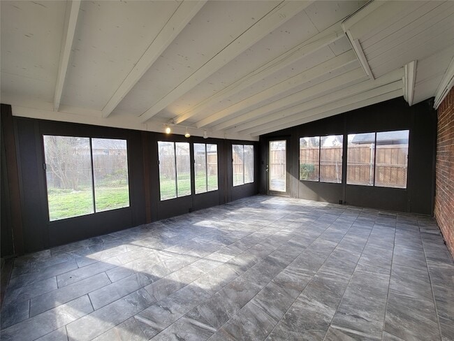 Building Photo - 1518 Carroll Dr