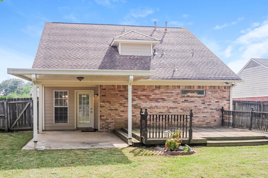 Building Photo - 10738 Pecan View Dr