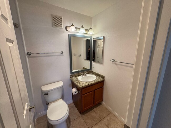 Building Photo - Villa Montevina 2 Bedroom Condo