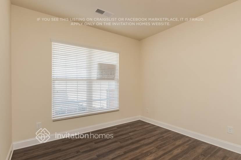 Building Photo - 212 Sassafras Rd