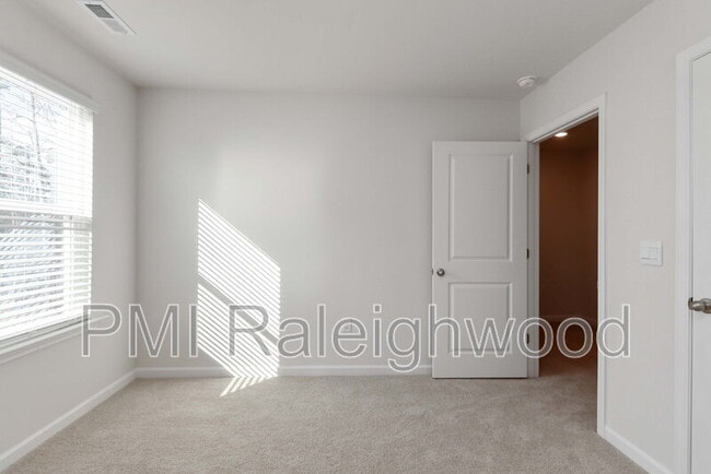 Building Photo - 258 Palm Dr