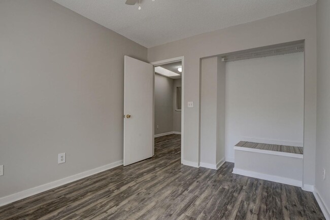 Building Photo - 144 Charter Dr
