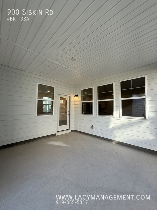 Building Photo - 900 Siskin Rd