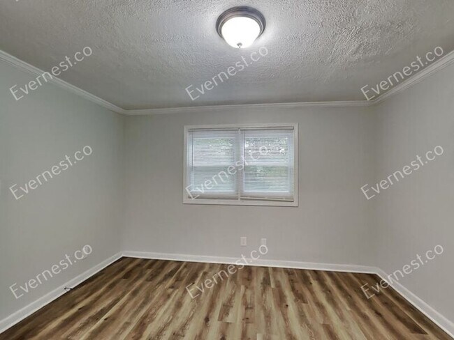 Building Photo - 2168 Rexford Dr