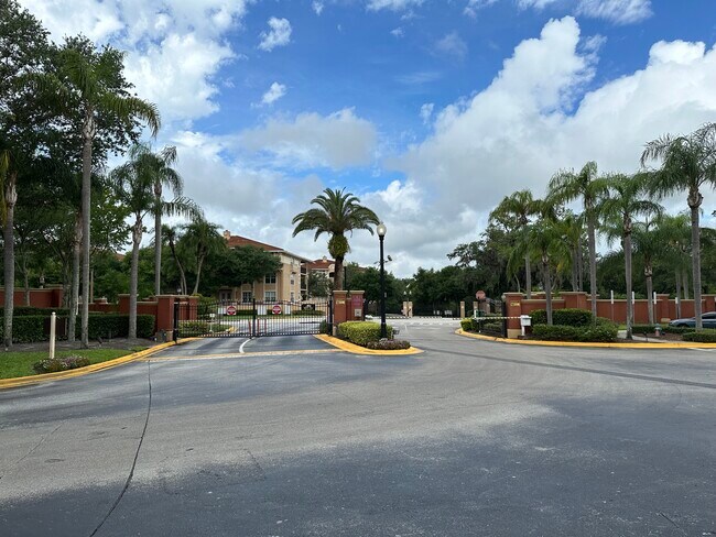 Building Photo - 862 Grand Regency Pointe