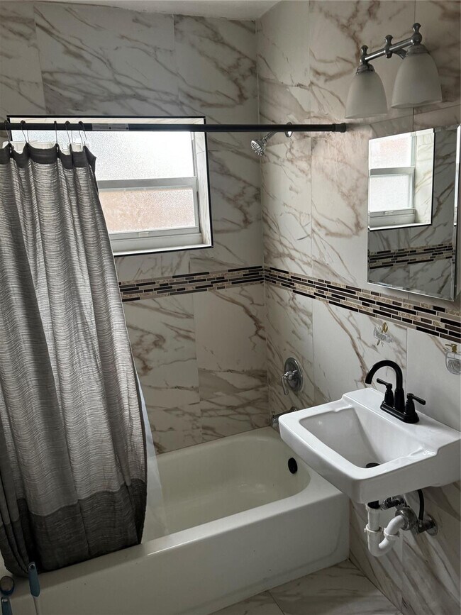 Building Photo - 1020 Indiana Ave