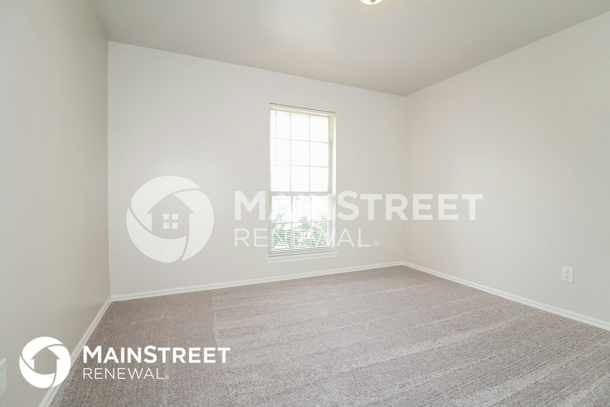 Building Photo - 2660 Clarke St