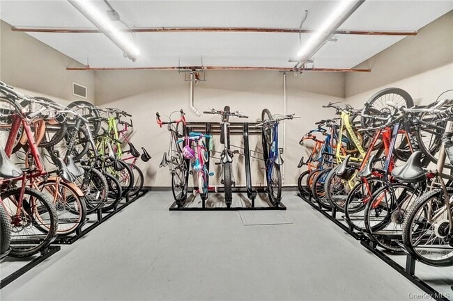 Building Photo - 92 Blauvelt Wy