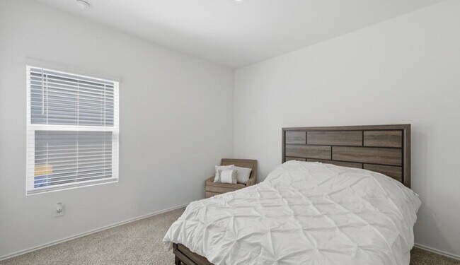 Building Photo - 293 Ebbsfleet Dr