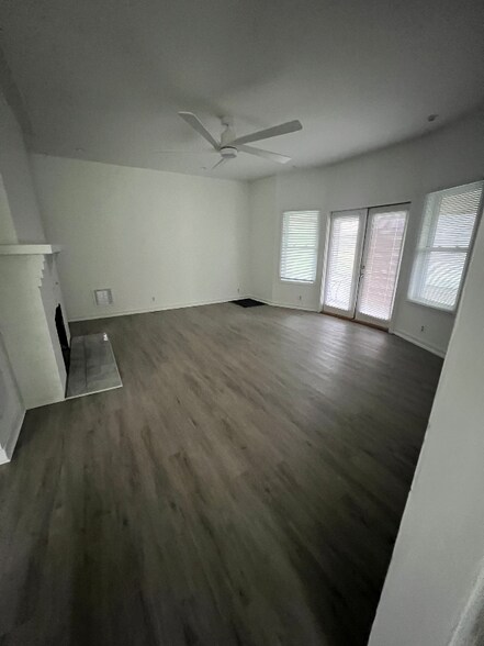 Primary Photo - 202 Ostrom Ave