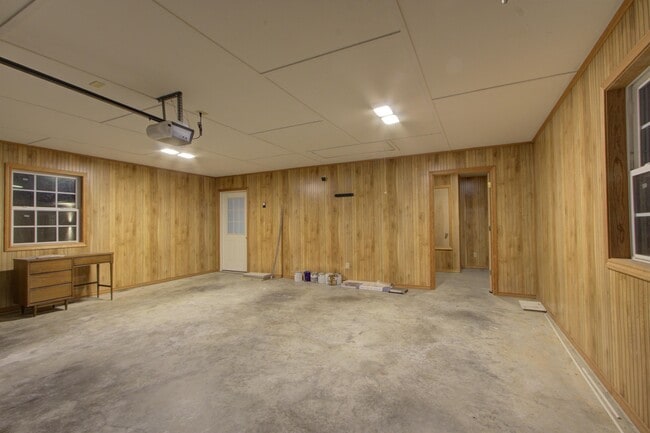 Building Photo - 720 Tennessee Acres Dr