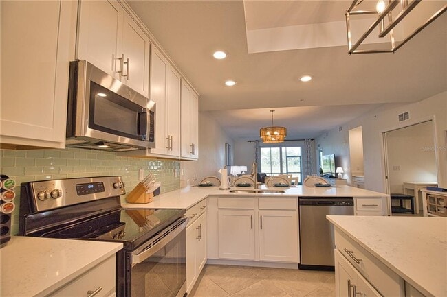 Building Photo - 12470 Wellen Golf St