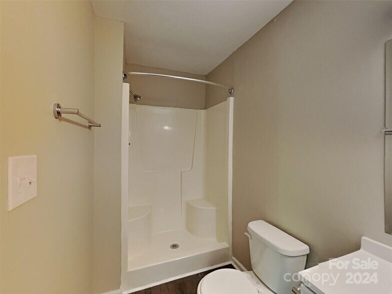 Building Photo - 928 Hearthridge Ct