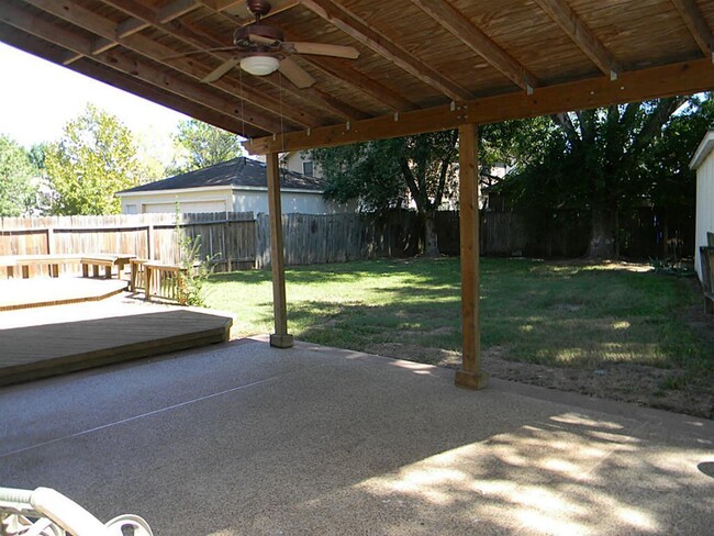 Building Photo - 2711 River Birch Dr