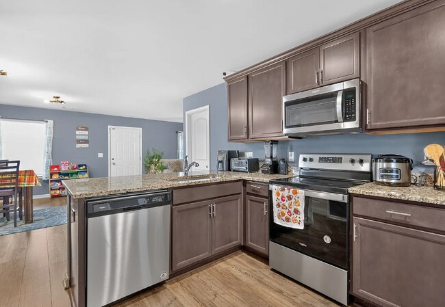 Building Photo - 200 Renwick Dr