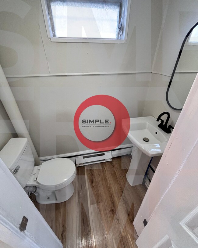 Building Photo - 343 Chestnut St