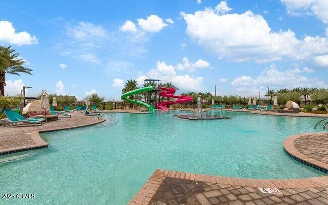 Building Photo - 10029 E Tahoe Ave