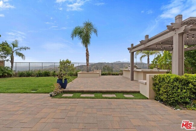 Building Photo - 11925 N Ricasoli Way