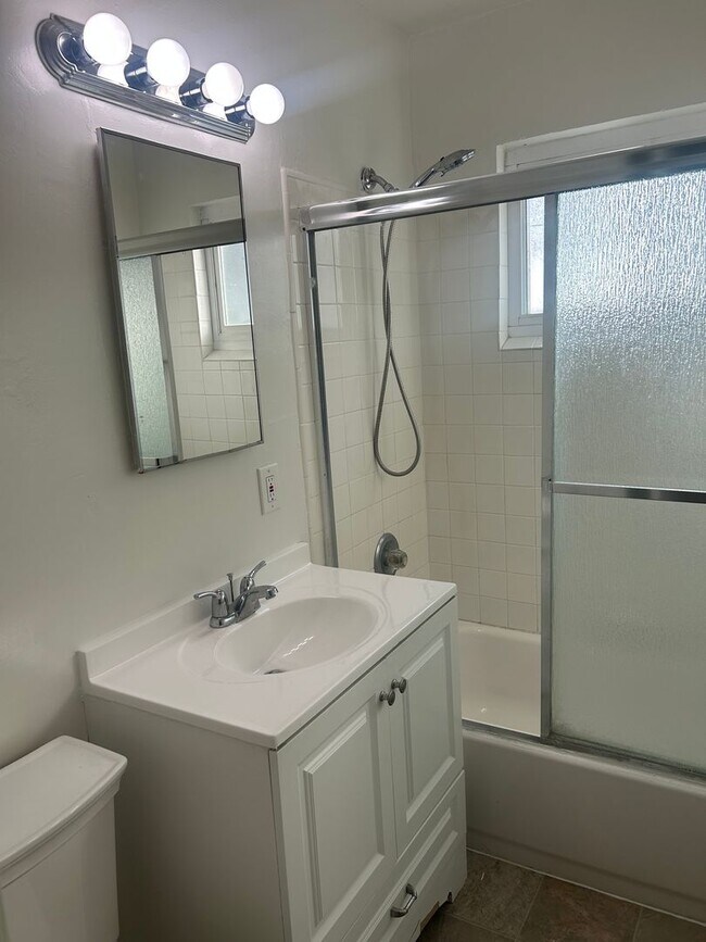 Building Photo - Large North Torrance House. Torrance Schools, Huge yard, 2 car garage hookups **OPEN HOUSE EVERY ...