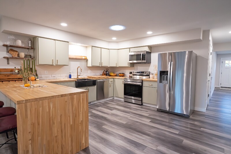 Building Photo - 1138 W Cecil St