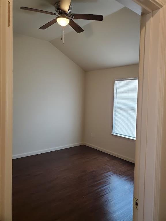 Building Photo - 1310 W Pointe Pl