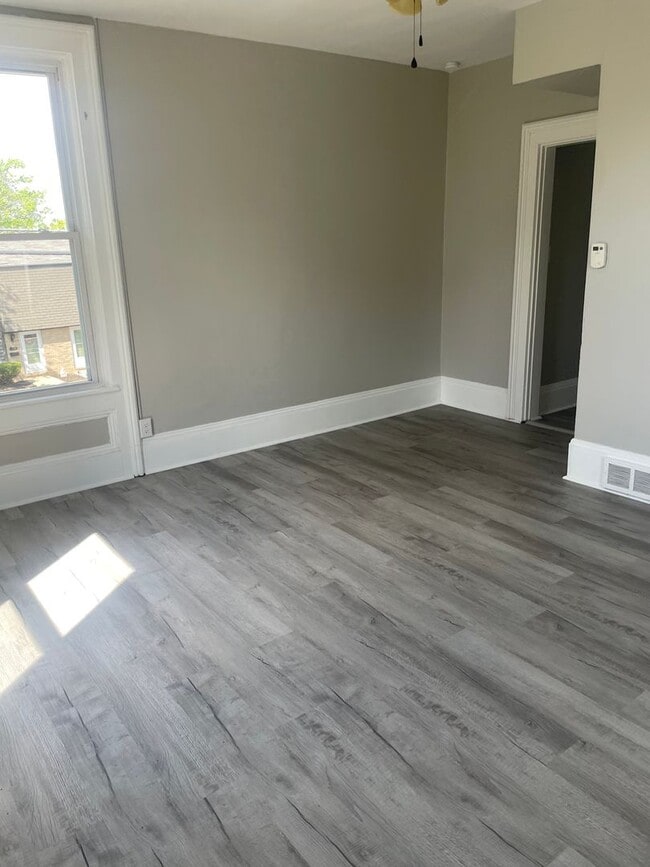 Building Photo - Oakland827